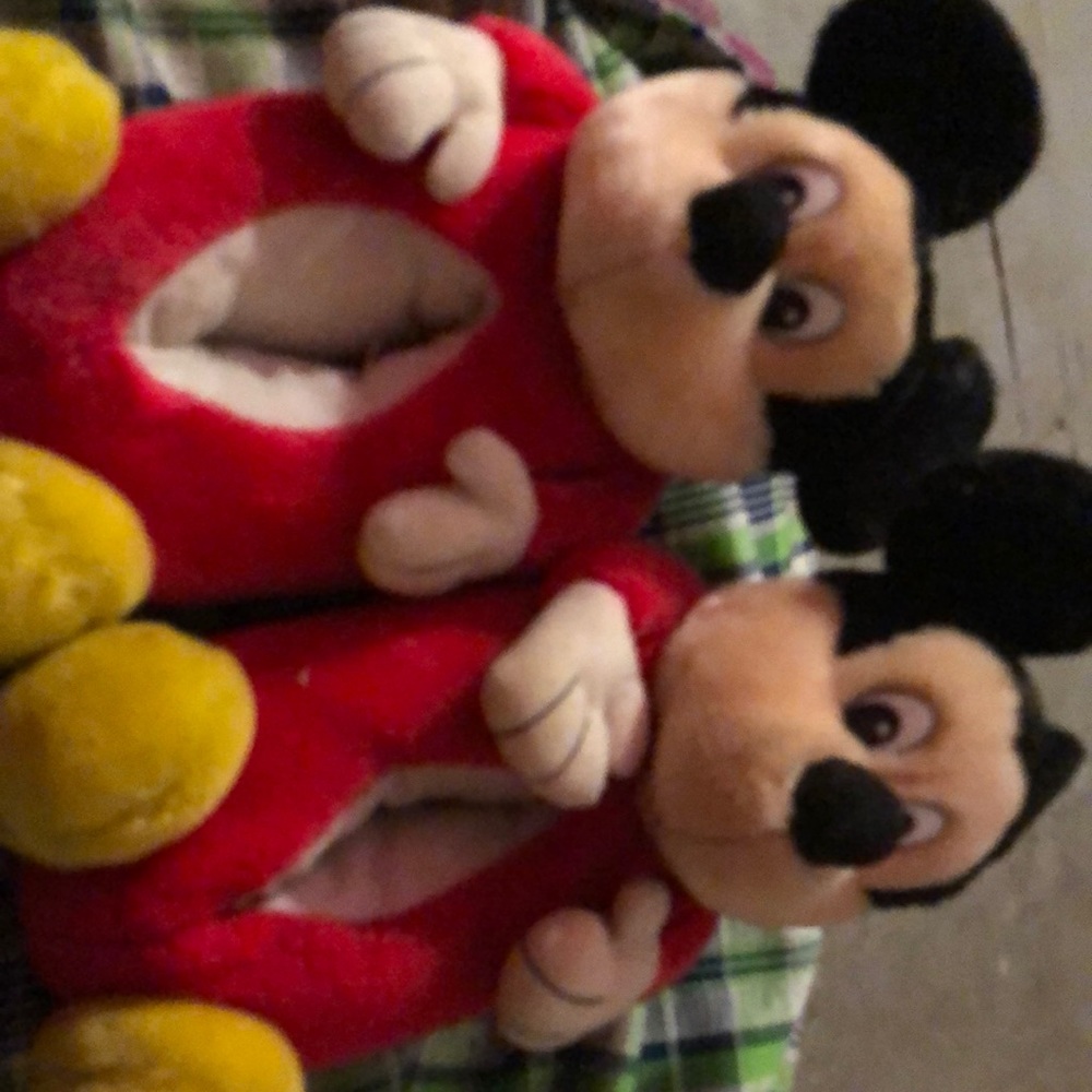 Slippers size 6-7